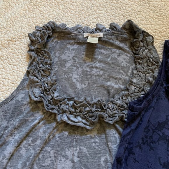 Ruffle Neckline Sleeveless Top - Set of 2 - Picture 2 of 5